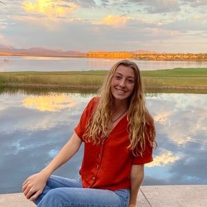 Meet your Posher, Elyse